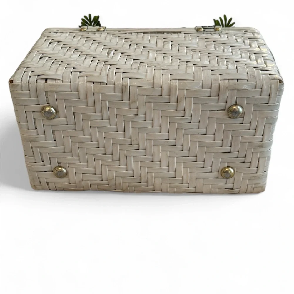 Vintage 1960’s Cottagecore Wicker Basket Bag - Picture 3 of 6